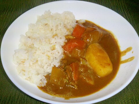 隠し味たっぷりなチキンカレー♪